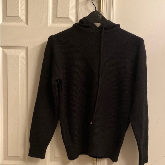 Women’s Black Sweater w/hood - Picture 1 of 9